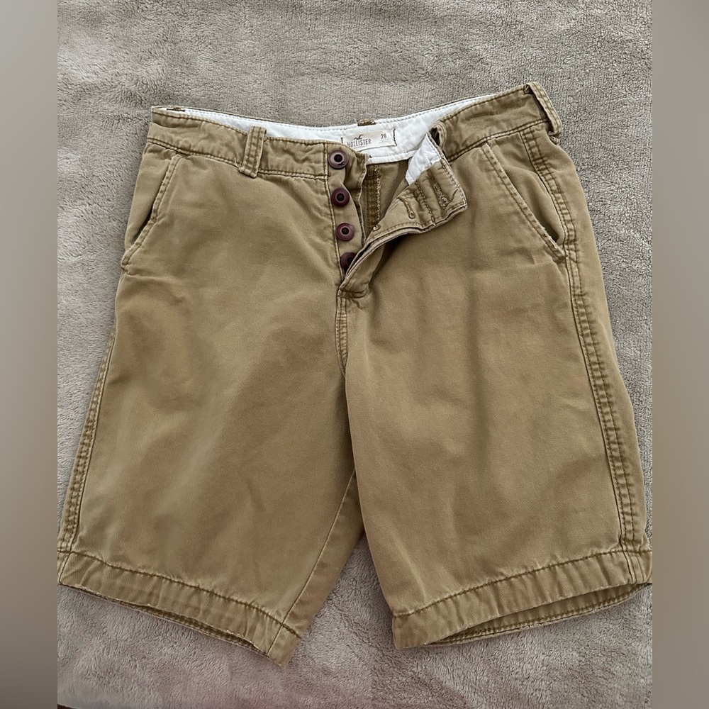 Hollister khaki shorts